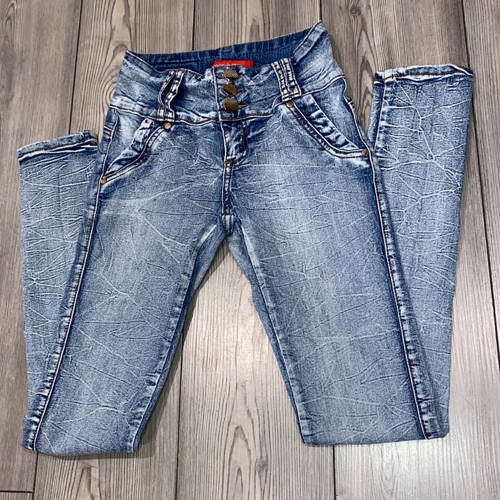 Jeans size 3,color blue .